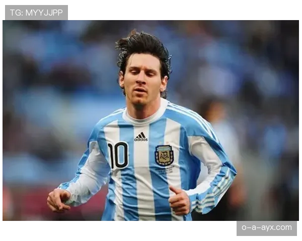 意甲锋线群雄逐鹿，梅西状态火热成赛季金靴热门