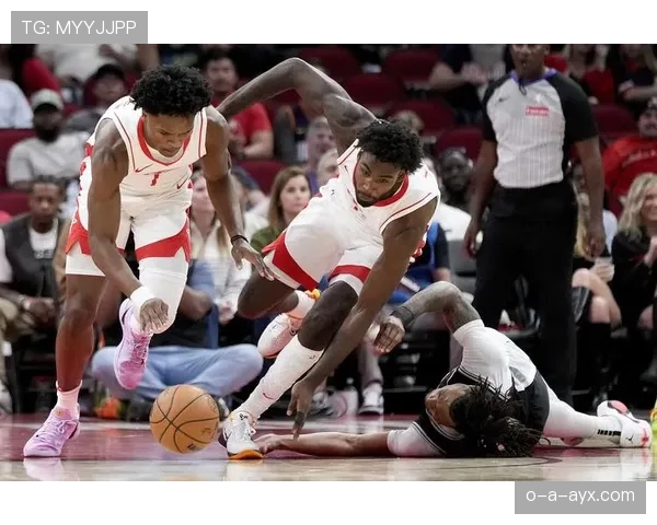 霍村边路进攻表现稳健，助力球队新赛季战绩显著提升