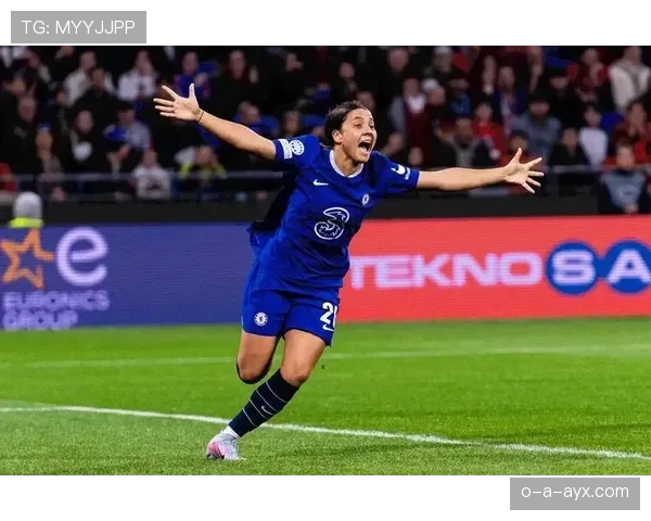 亚历克斯·摩根家的冰箱里居然只放蛋白粉和冰水？